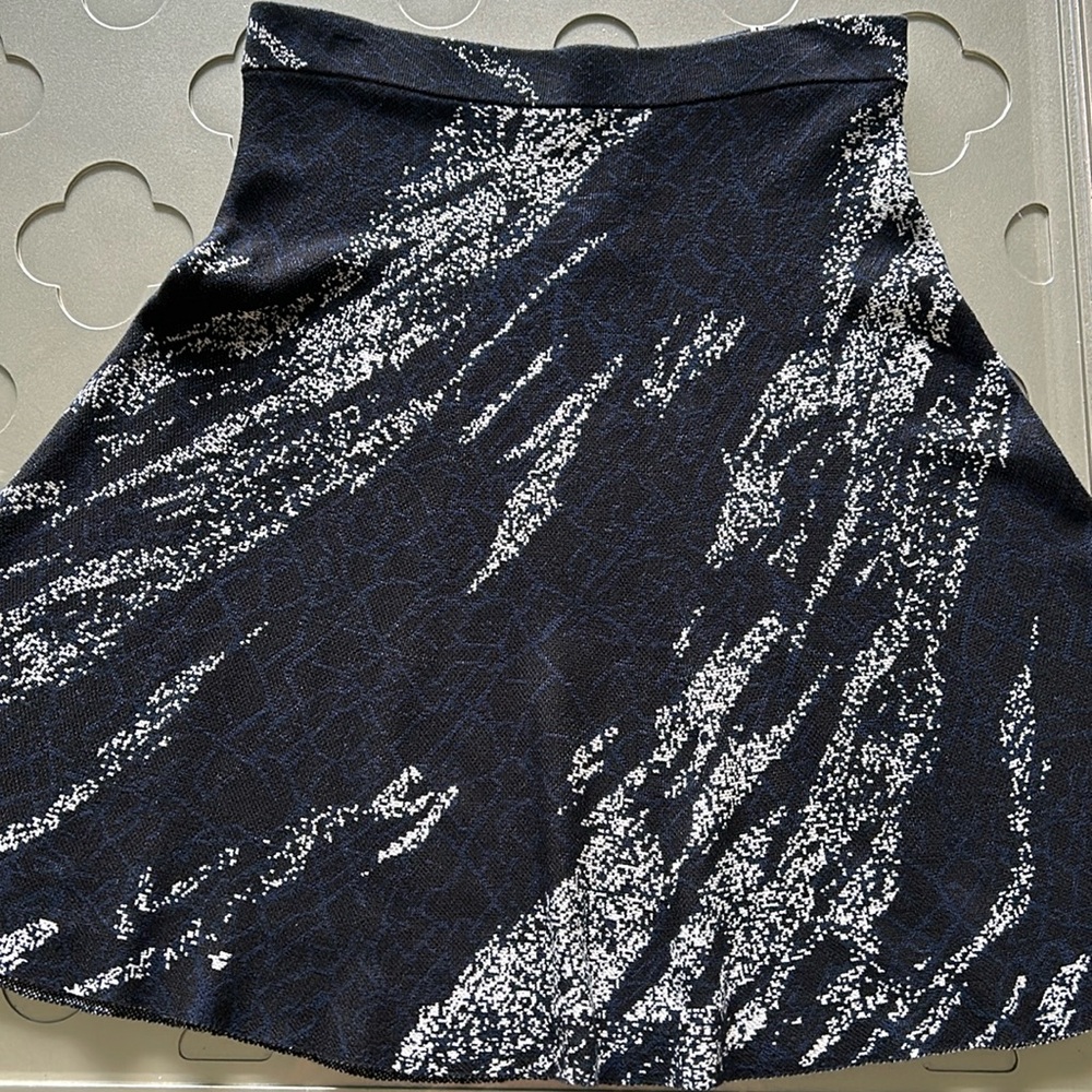 BCBGMAXAZRIA Karlie Black Jacquard A-Line Skater Skirt Women’s Small NWOT - Picture 8 of 16